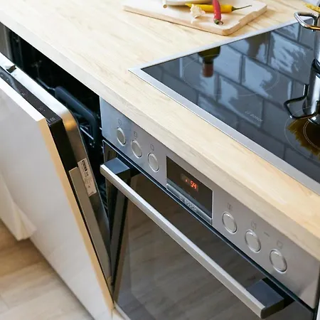 Apartment In Musikalischem Haus *